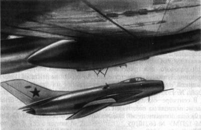 Самолет-имитатор СМ-20 сбрасывается с носителя Ту-95К